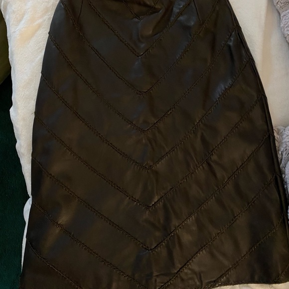 🚫SOLD🚫 Oscar de la Renta Chocolate Leather Chevron Skirt - Picture 6 of 10